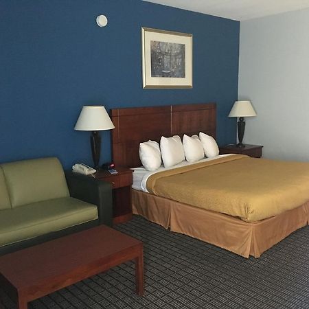 Rodeway Inn Грийнфийлд Екстериор снимка
