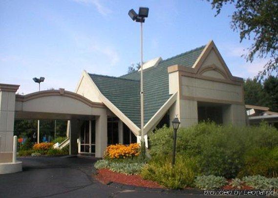 Rodeway Inn Грийнфийлд Екстериор снимка