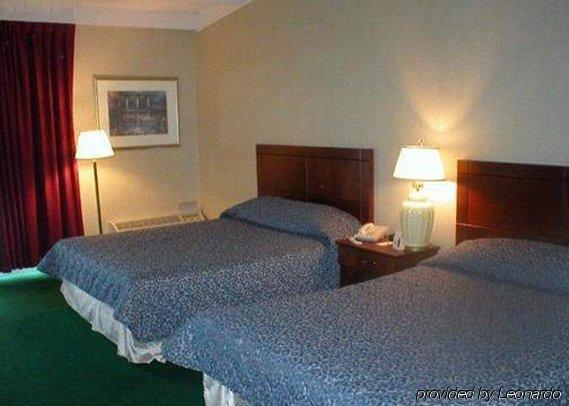 Rodeway Inn Грийнфийлд Стая снимка