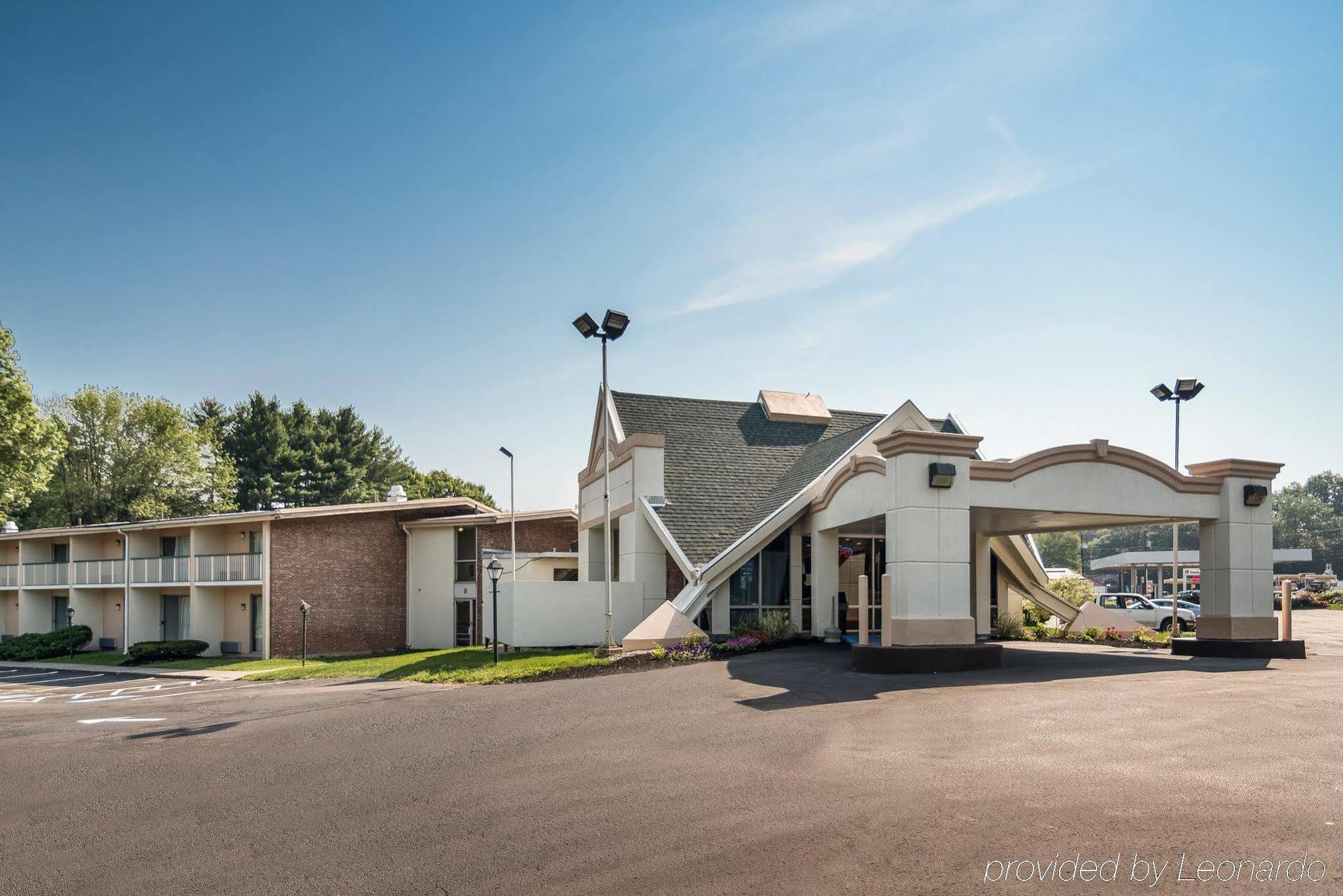 Rodeway Inn Грийнфийлд Екстериор снимка