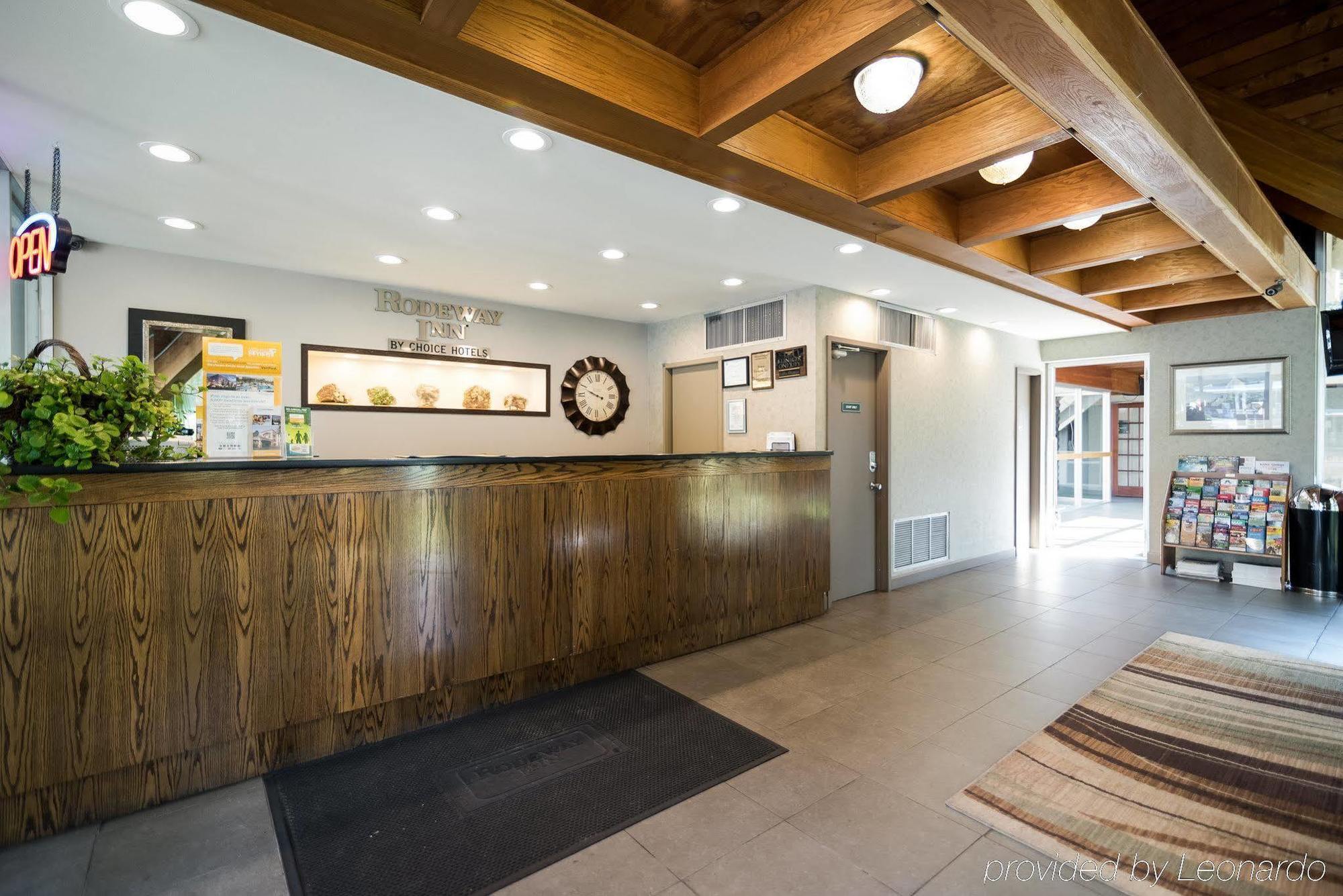 Rodeway Inn Грийнфийлд Екстериор снимка
