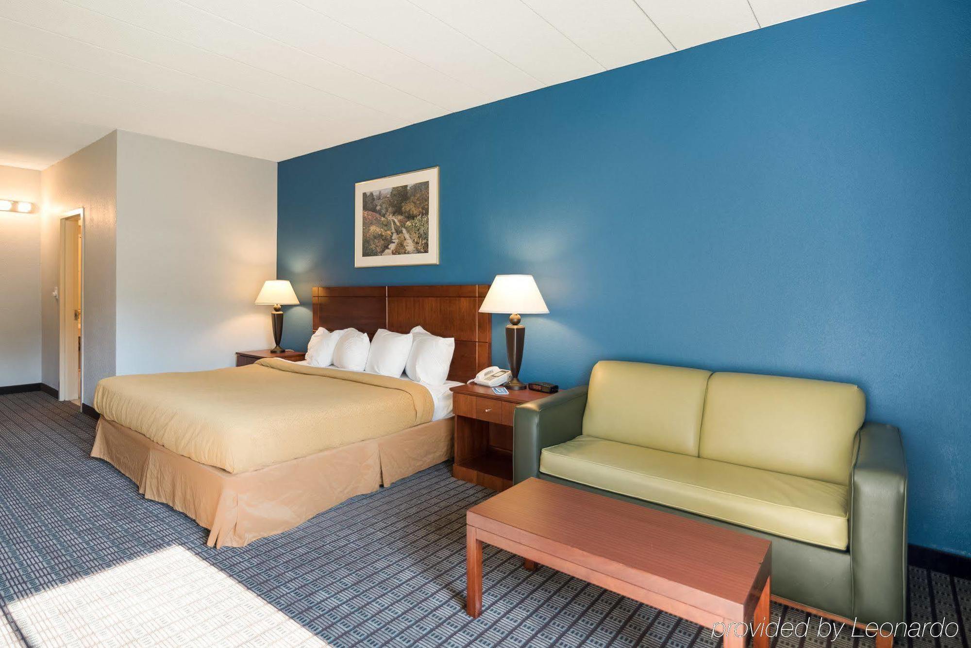 Rodeway Inn Грийнфийлд Екстериор снимка