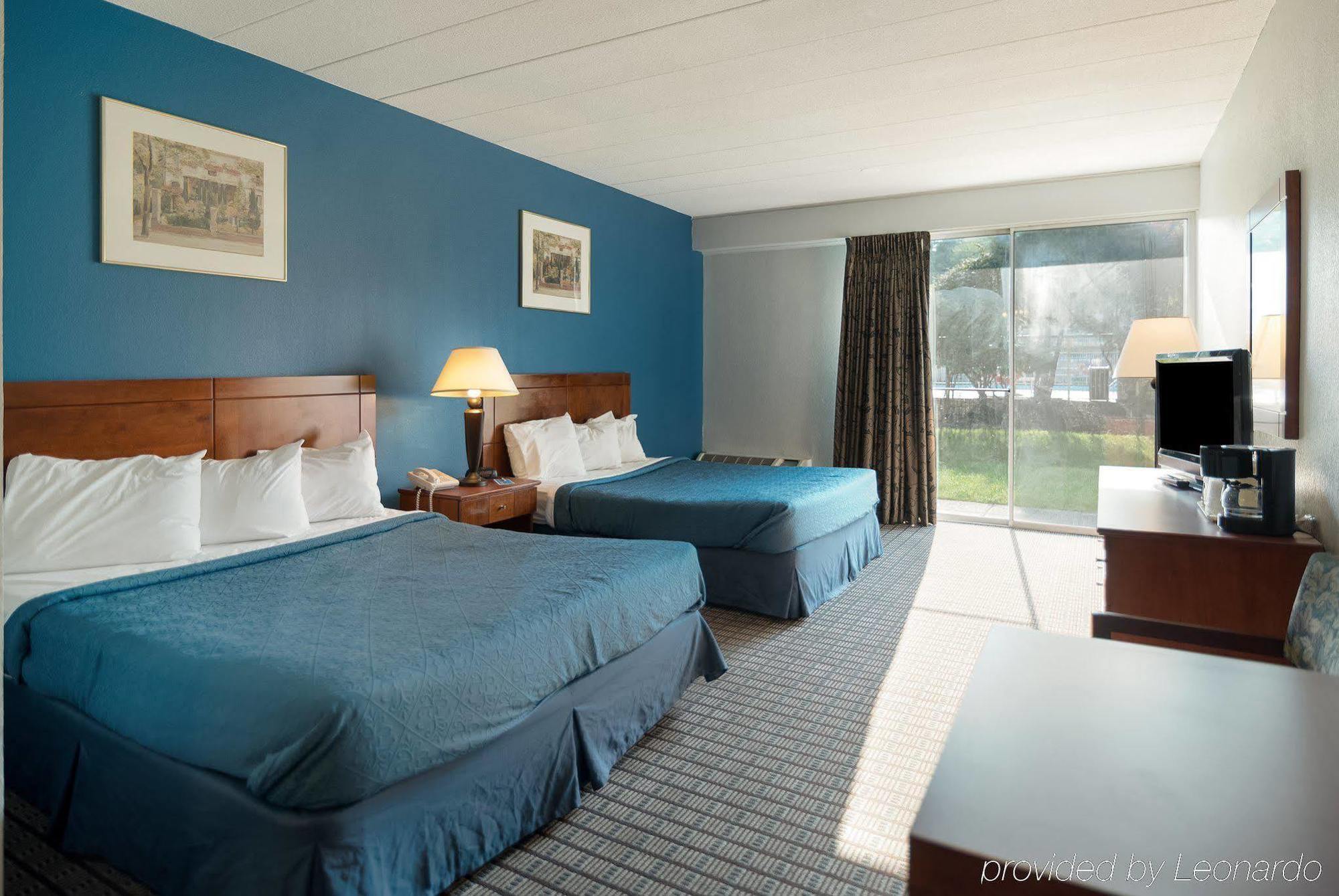 Rodeway Inn Грийнфийлд Екстериор снимка